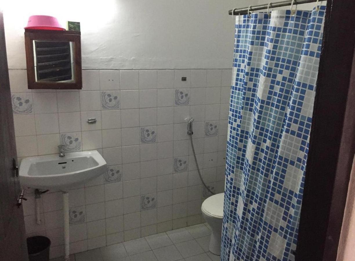 Hotel Silver Sands Negombo Bagian luar foto