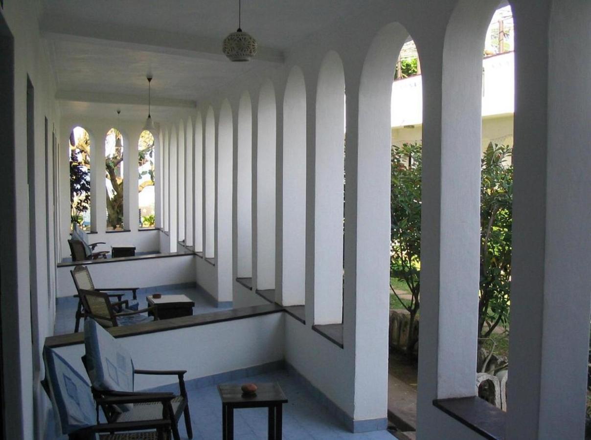 Hotel Silver Sands Negombo Bagian luar foto