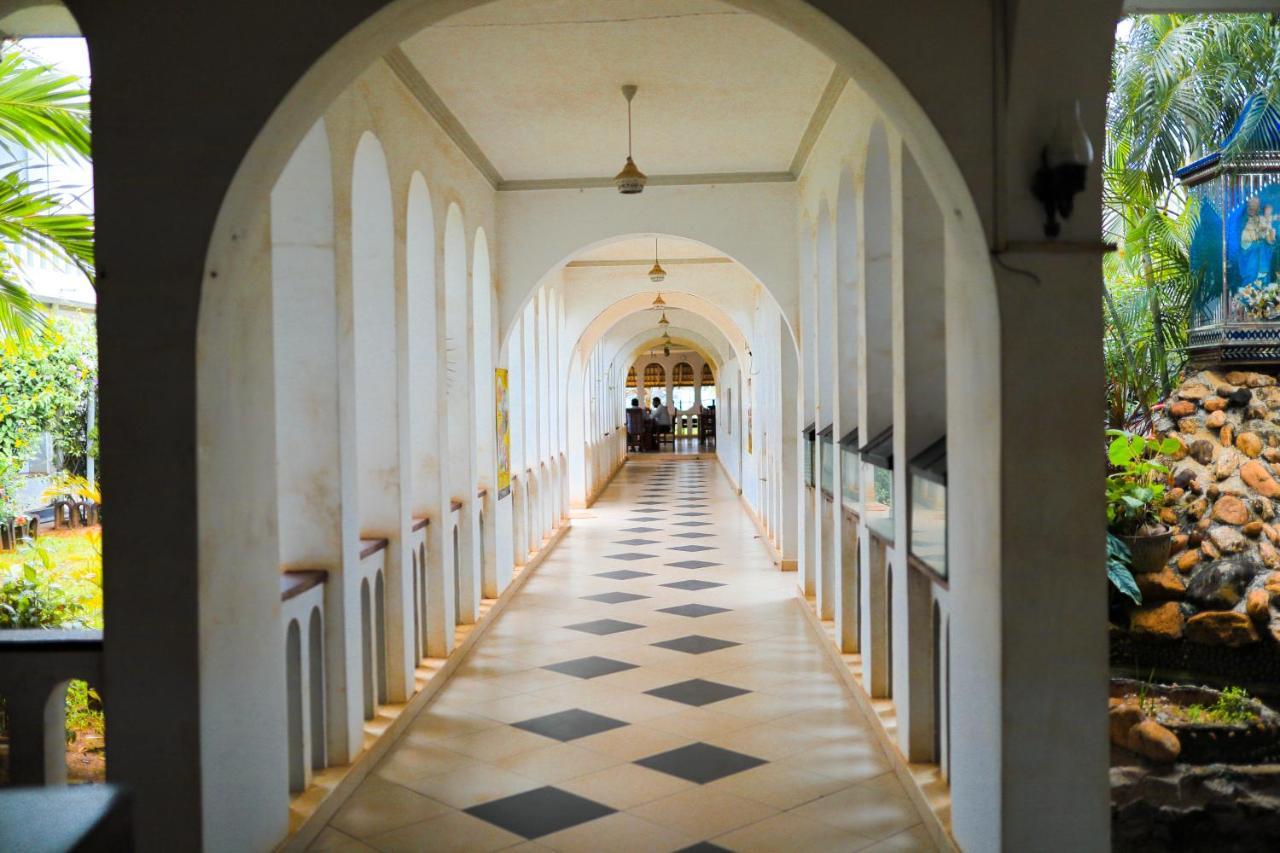Hotel Silver Sands Negombo Bagian luar foto