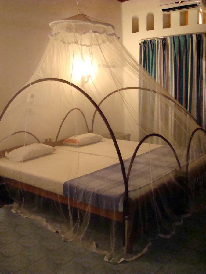 Hotel Silver Sands Negombo Bagian luar foto